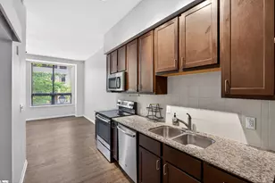 100 E Washington St, Greenville, SC 29601 - Photo 11
