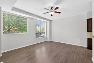 100 E Washington St, Greenville, SC 29601 - Photo 19