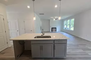339 E Pyrenees Dr, Wellford, SC 29385 - Photo 9