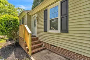 210 Chickamauga Ln, Simpsonville, SC 29681 - Photo 3
