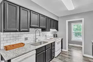 210 Chickamauga Ln, Simpsonville, SC 29681 - Photo 5