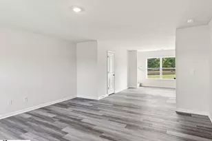 1216 Golf Dr, Roebuck, SC 29376 - Photo 5