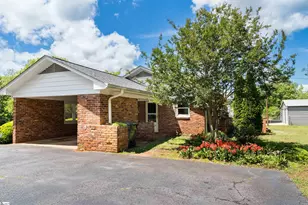 368 Fairlane Dr, Spartanburg, SC 29307 - Photo 3