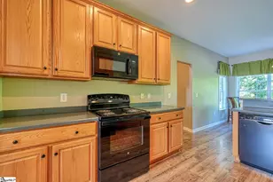297 Wycliff Dr, Spartanburg, SC 29301 - Photo 9