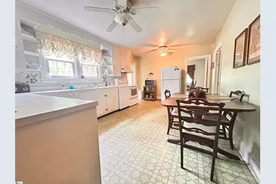 1003 W Main Street, Laurens, SC 29360 - Photo 11