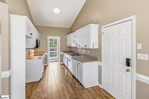 312 Carmichael Ct, Boiling Springs, SC 29316 - Photo 9