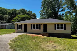 105 Hotel Hill Dr, Landrum, SC 29356 - Photo 1