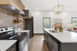 1 E 5th St, Greenville, SC 29611 - Photo 17