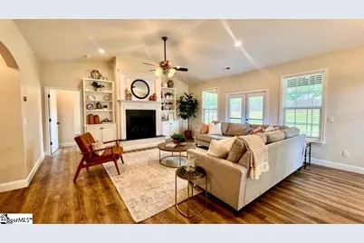 382 W Darby Road, Greenville, SC 29609 - Photo 5
