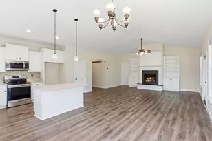 382 W Darby Rd, Greenville, SC 29609 - Photo 9