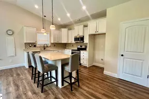 382 W Darby Rd, Greenville, SC 29609 - Photo 7