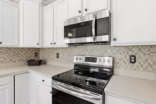 382 W Darby Rd, Greenville, SC 29609 - Photo 13