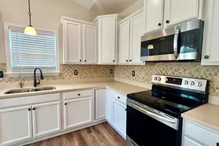 382 W Darby Rd, Greenville, SC 29609 - Photo 9