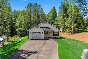1075 E Prince Rd, Landrum, SC 29356 - Photo 1
