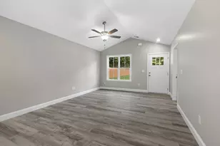 1075 E Prince Rd, Landrum, SC 29356 - Photo 11