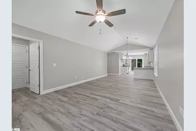 1075 E Prince Road, Landrum, SC 29356 - Photo 7