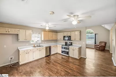 301 E Myles Lane, Spartanburg, SC 29303 - Photo 11