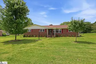 18 Fairlane Dr, Mauldin, SC 29662 - Photo 1