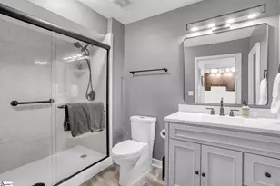 100 E Washington St, Greenville, SC 29601 - Photo 19