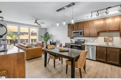 100 E Washington Street #Unit 52, Greenville, SC 29601 - Photo 3