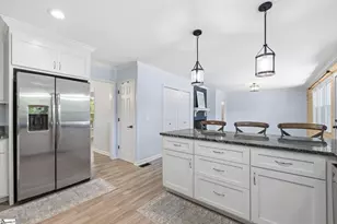 218 Crestwood Dr, Greenville, SC 29609 - Photo 15