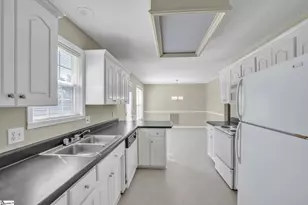 1370 Bishop Rd, Inman, SC 29349 - Photo 9