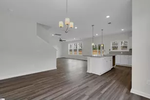 176 Hunter Ridge Dr, Boiling Springs, SC 29316 - Photo 7