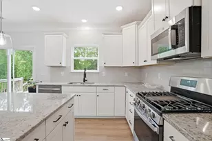 421 Balvenie Dr, Greenville, SC 29607 - Photo 9