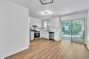 1 Hartsville Dr, Taylors, SC 29687 - Photo 9