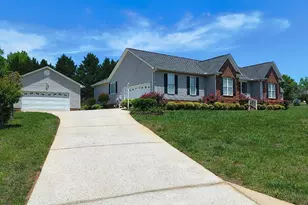 124 Brooke Lee Cir, Taylors, SC 29687 - Photo 3