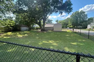 306 Shands St, Clinton, SC 29325 - Photo 7