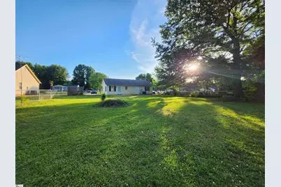 218 Donavan Drive, Spartanburg, SC 29302 - Photo 17