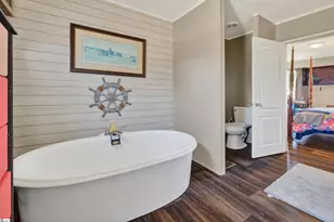 580 Melvin Hill Rd, Campobello, SC 29322 - Photo 15