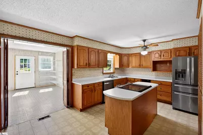 111 Highland Acres Drive, Boiling Springs, SC 29316 - Photo 3