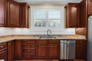 9 Hogarth St, Greenville, SC 29617 - Photo 17