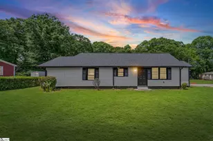 141 Edge St, Wellford, SC 29385 - Photo 1