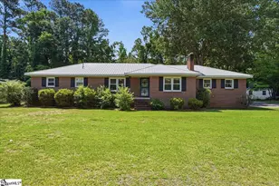 208 Skyland Dr, Clinton, SC 29325 - Photo 1