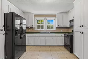 21 Henderson St, Inman, SC 29349 - Photo 9