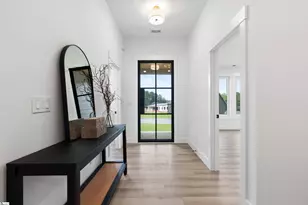 757 New S Ct, Wellford, SC 29385 - Photo 3