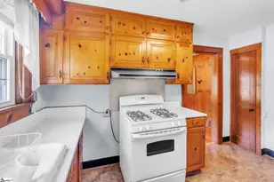 621 Church St, Laurens, SC 29360 - Photo 11