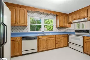 1040 Bennetts Bridge Rd, Greer, SC 29651 - Photo 9
