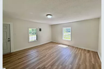 8 Clark Street, Laurens, SC 29360 - Photo 3