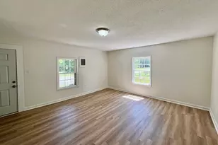 8 Clark St, Laurens, SC 29360 - Photo 3