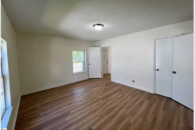 8 Clark Street, Laurens, SC 29360 - Photo 5