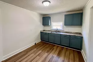 13 Clark St, Laurens, SC 29360 - Photo 3