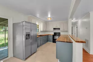 109 Center Dr, Greer, SC 29651 - Photo 3