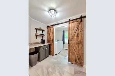 303 E Belvue Road, Taylors, SC 29687 - Photo 13