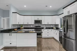 305 Waters Rd, Taylors, SC 29687 - Photo 15