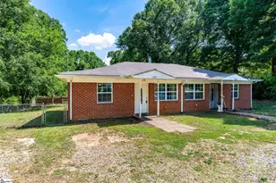 302 Churchill Cir, Greenville, SC 29605 - Photo 1