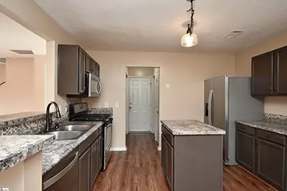 136 W Corley Lane, Spartanburg, SC 29303 - Photo 9